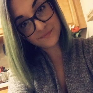 Meet your Posher, Nicole